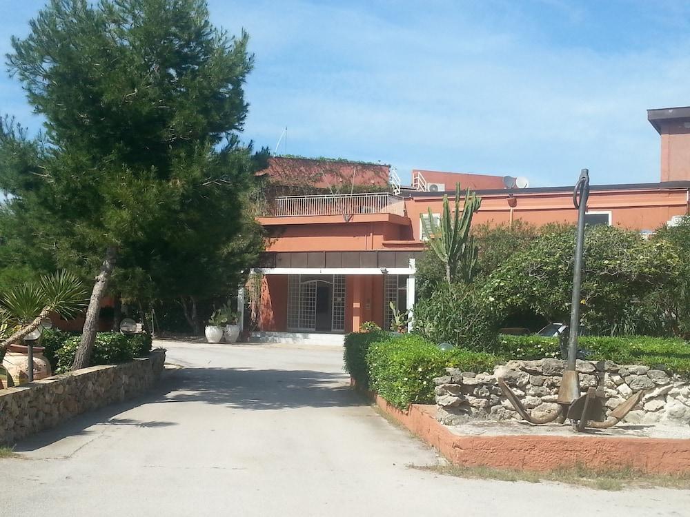 Hotel Sport Club Portorais Carini Exterior foto